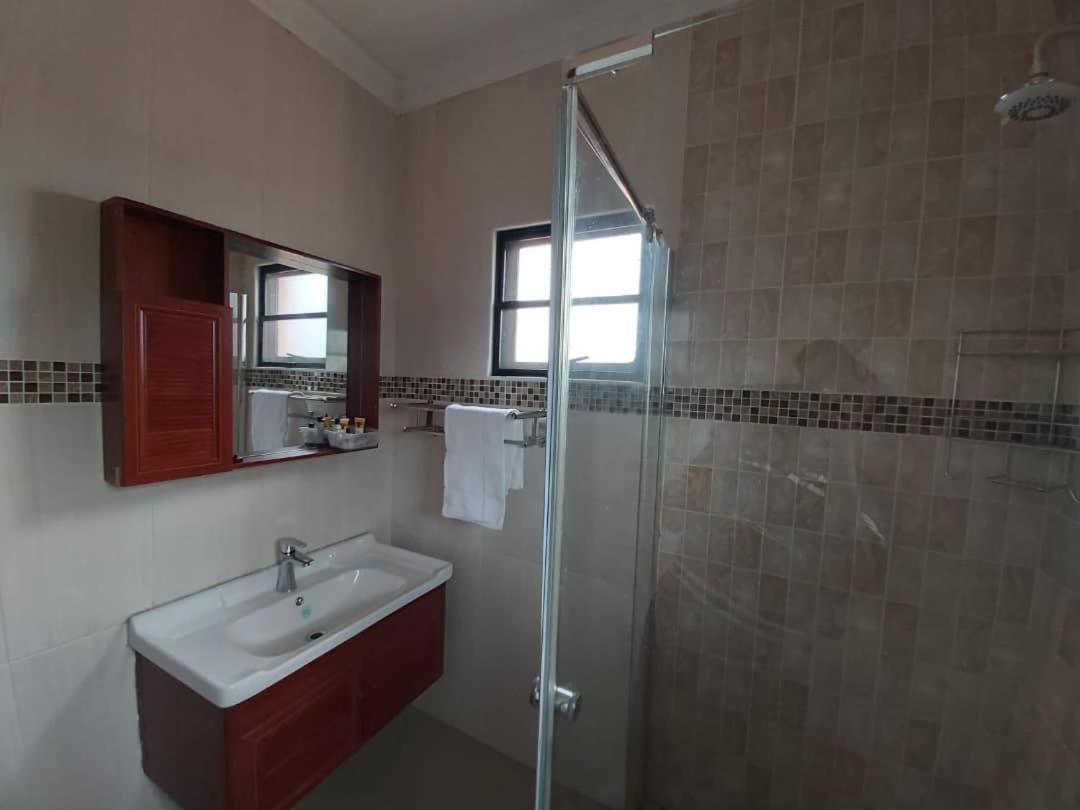 Top Stay Inn Kasane Exterior photo